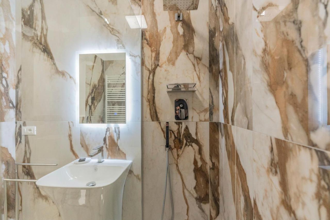Aldrovandi Luxury Suites And Apartment Bologna Exterior foto