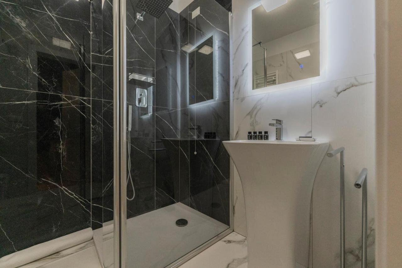 Aldrovandi Luxury Suites And Apartment Bologna Exterior foto