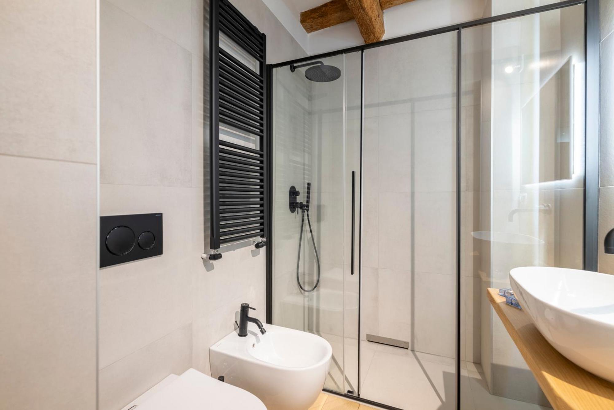 Aldrovandi Luxury Suites And Apartment Bologna Exterior foto